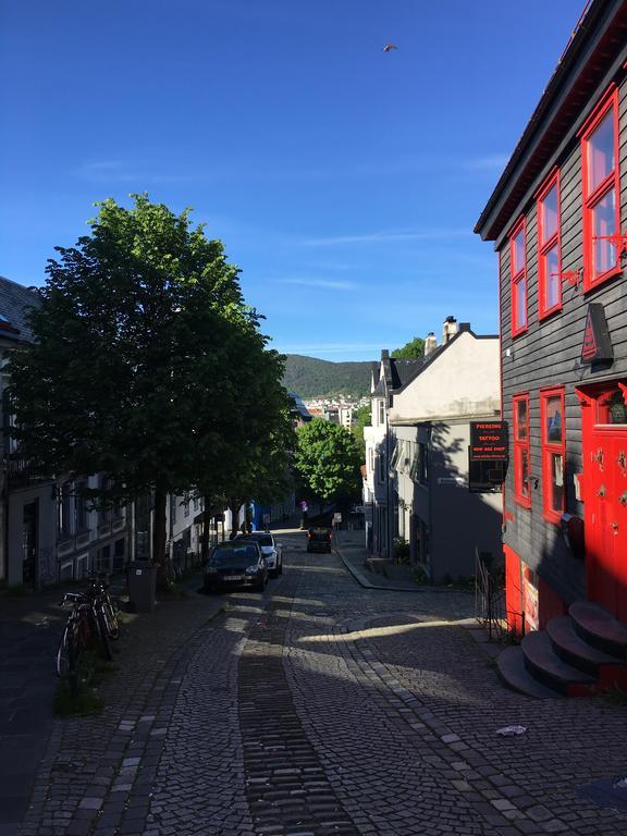 Urban Hostel Bryggen Bergen Bagian luar foto